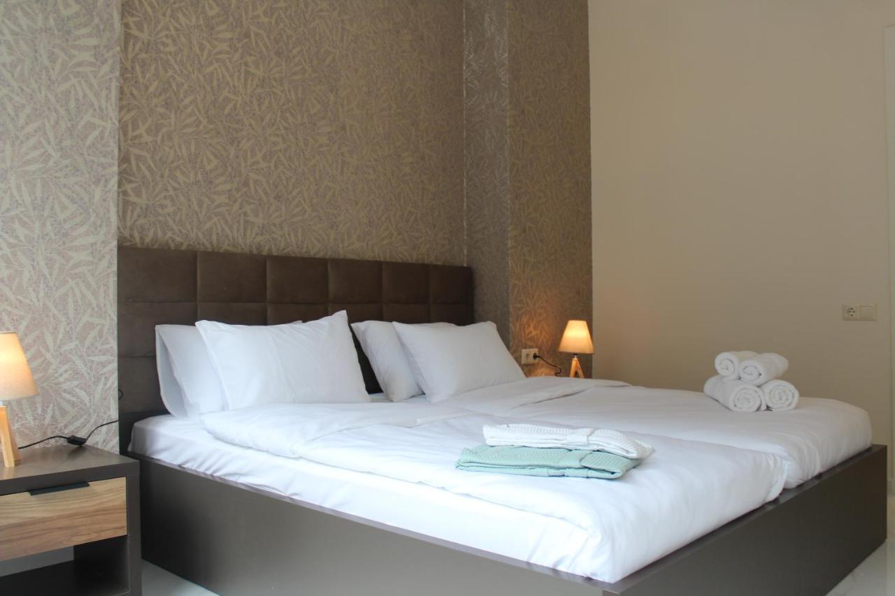 Horizons Hotel Rooms 巴统 外观 照片