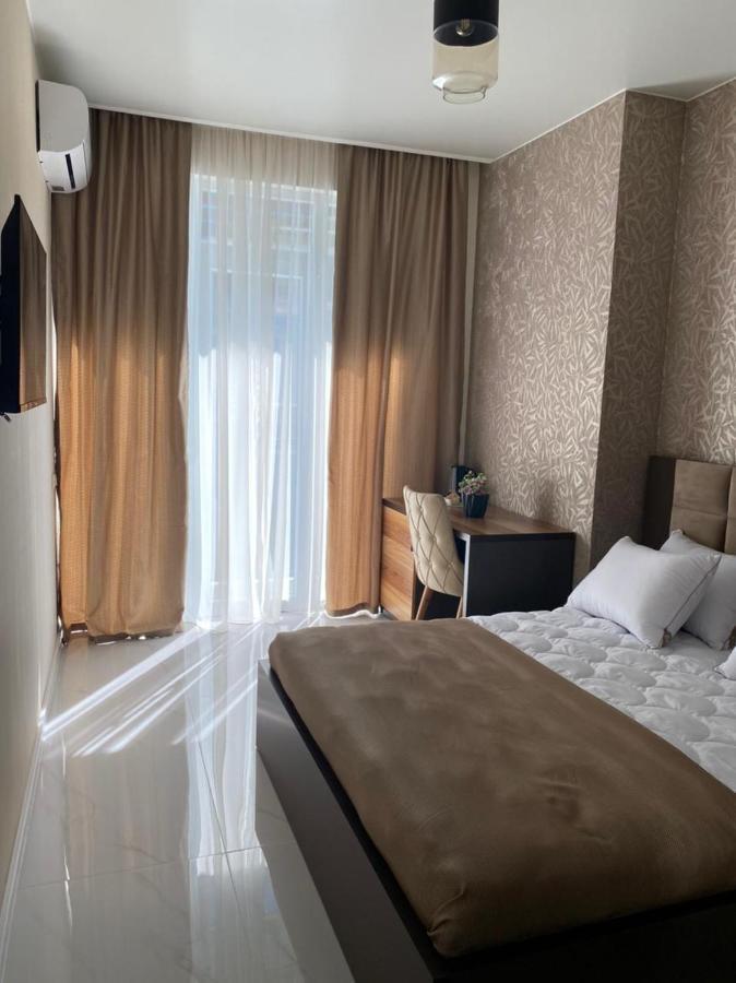 Horizons Hotel Rooms 巴统 外观 照片