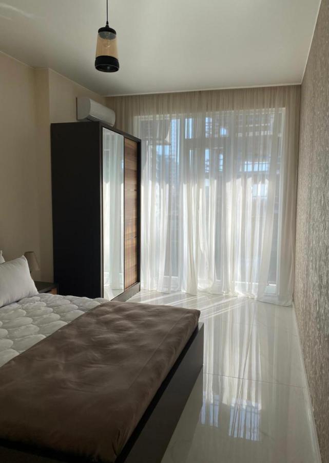 Horizons Hotel Rooms 巴统 外观 照片