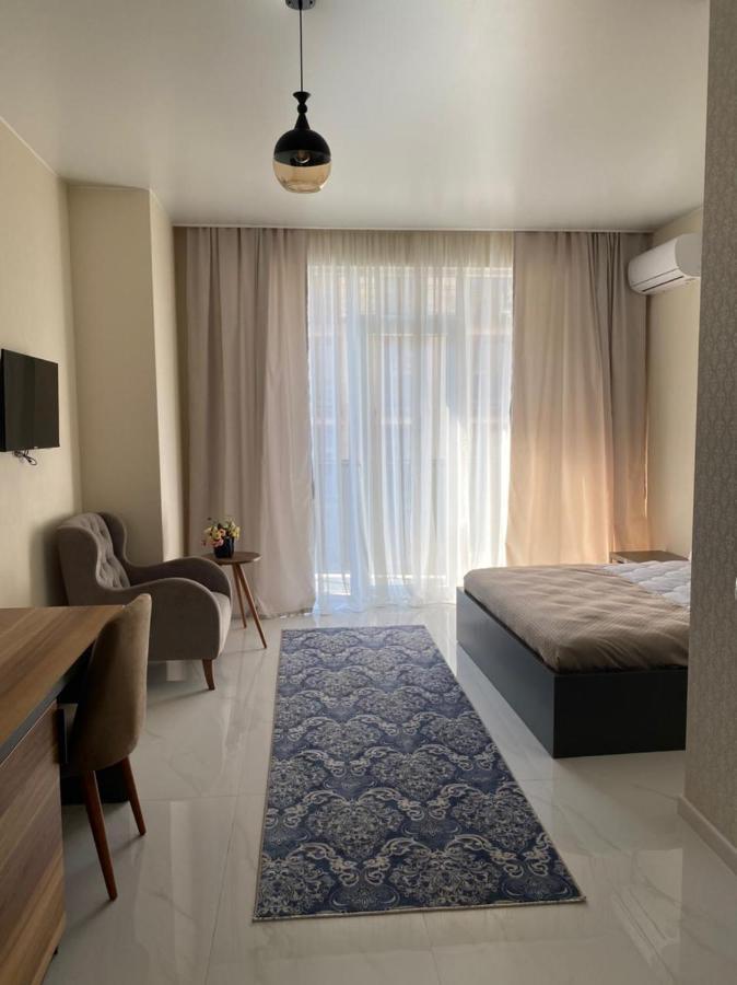 Horizons Hotel Rooms 巴统 外观 照片